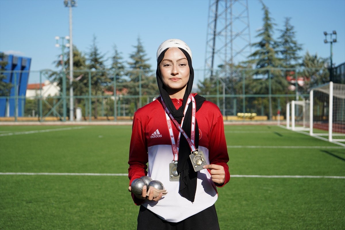 Gençler, Ümitler ve Büyükler Türkiye Petank Şampiyonasında iki madalya kazanan Ispartalı milli...