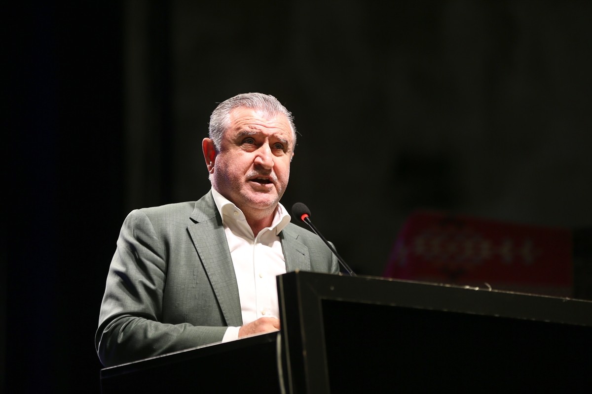 Gençlik ve Spor Bakanı Osman Aşkın Bak, Gençlik ve Spor Bakanlığınca düzenlenen 10. Gençler Arası...