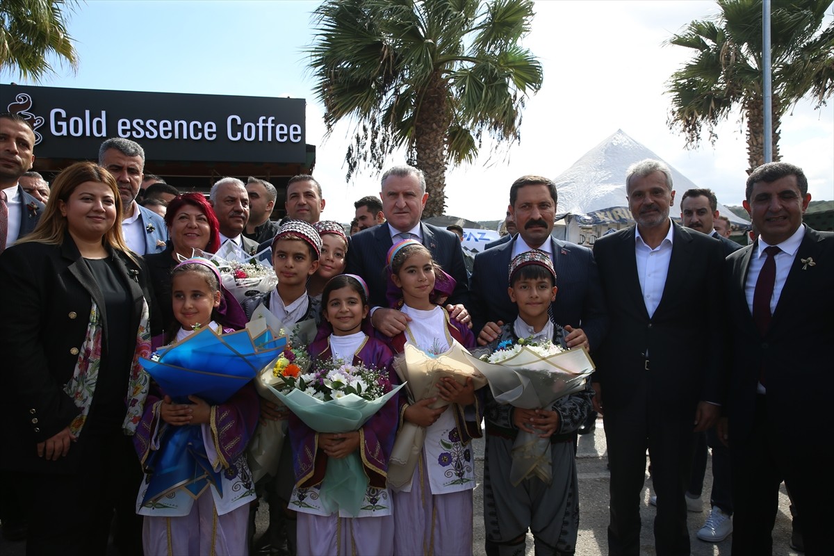 Gençlik ve Spor Bakanı Osman Aşkın Bak, Hatay'ın Altınözü ilçesindeki 15 Temmuz Milli İrade...