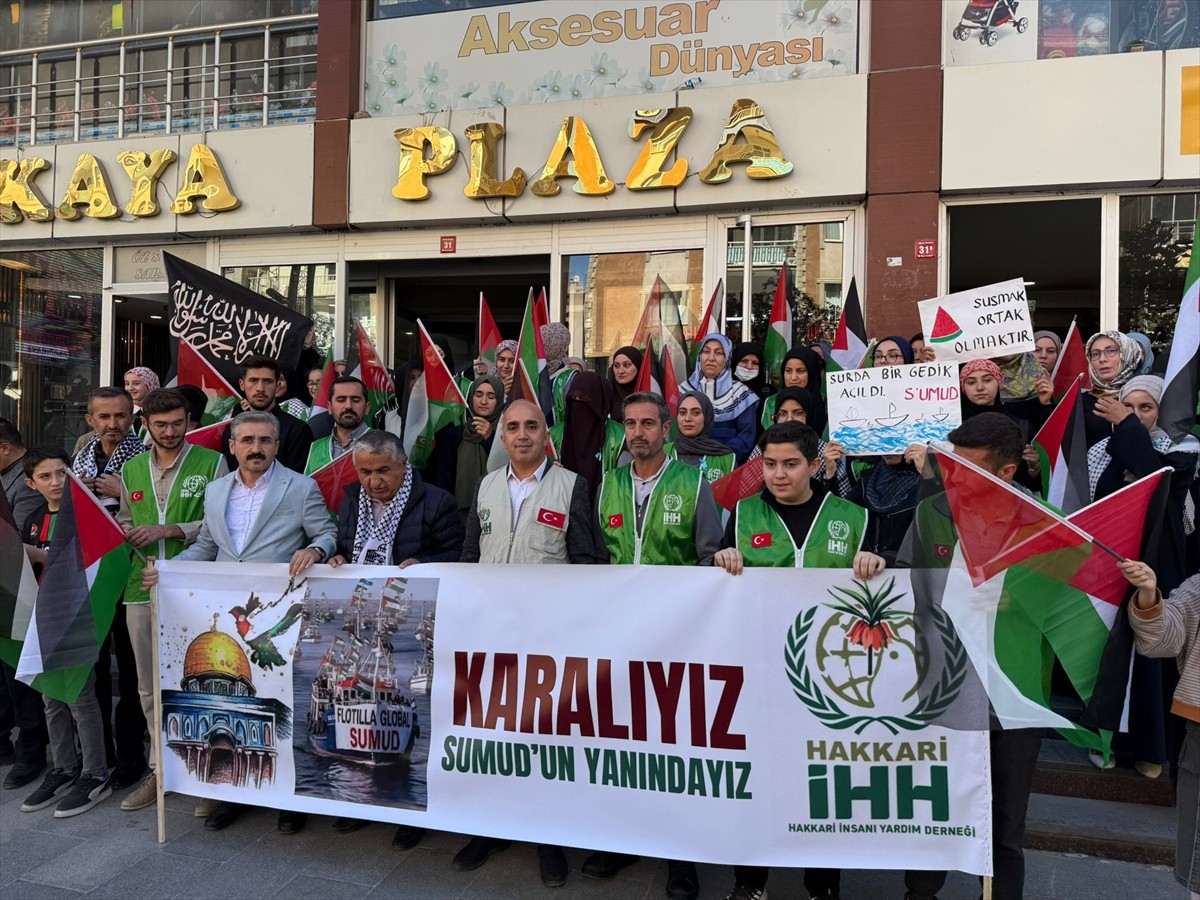 Hakkari'de İnsan Hak ve Hürriyetleri (İHH) İnsani Yardım Vakfı Hakkari Şube Başkanlığı öncülüğünde...