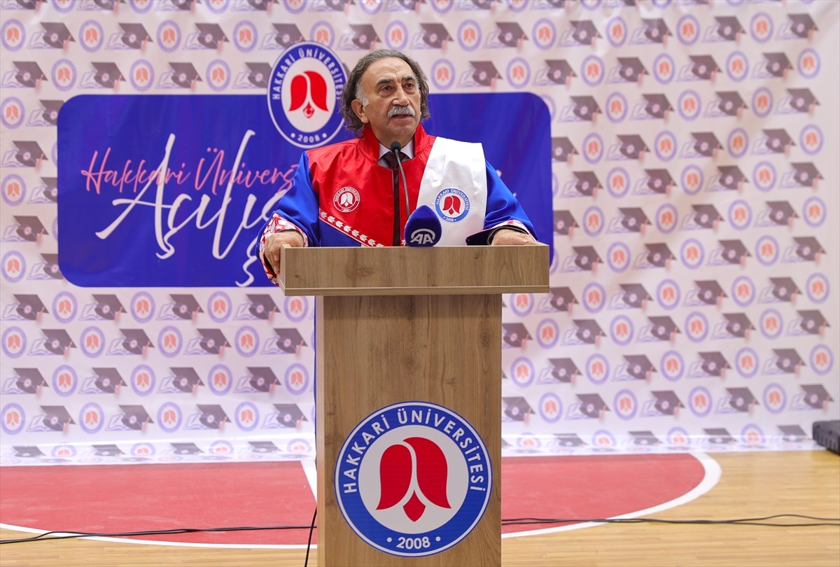 Hakkari Üniversitesi'nde 2025-2026 akademik yılı "İlk Ders Filistin" temasıyla başladı. 