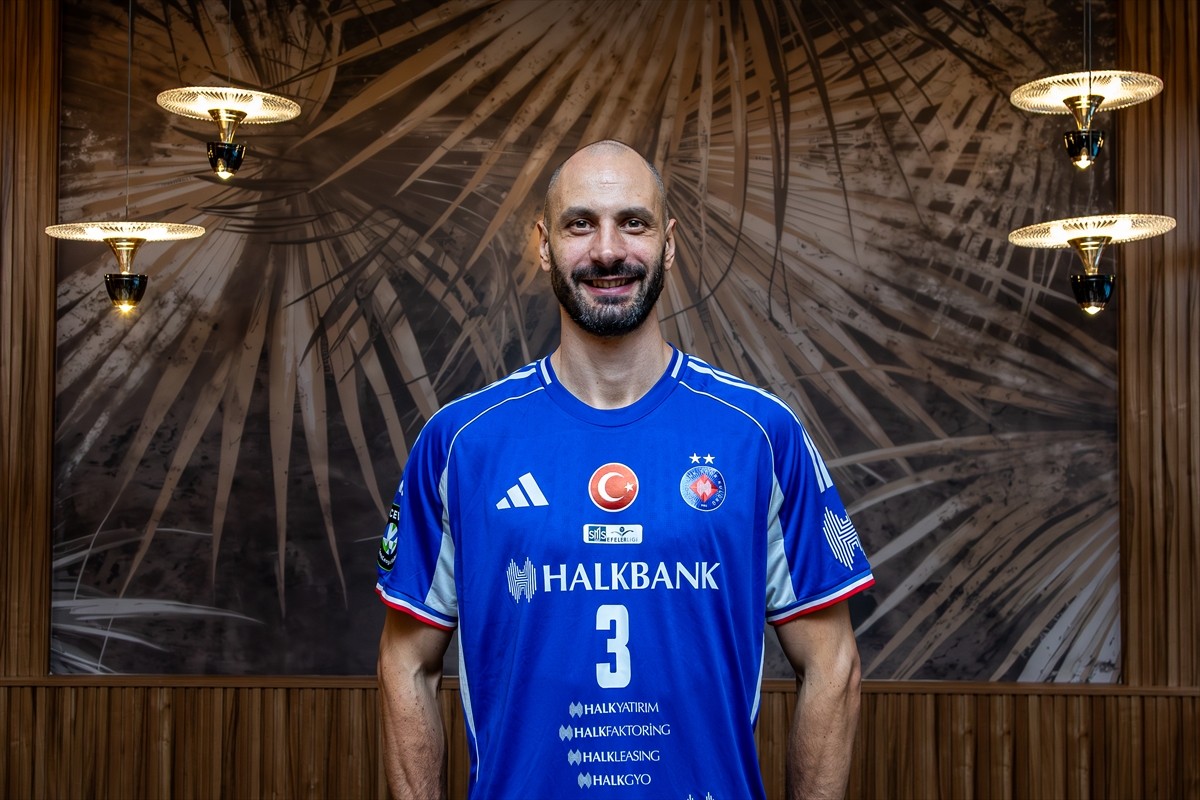 Halkbank Erkek Voleybol Takımı, Bulgar smaçör Matey Kaziyski ile anlaşma sağladı.