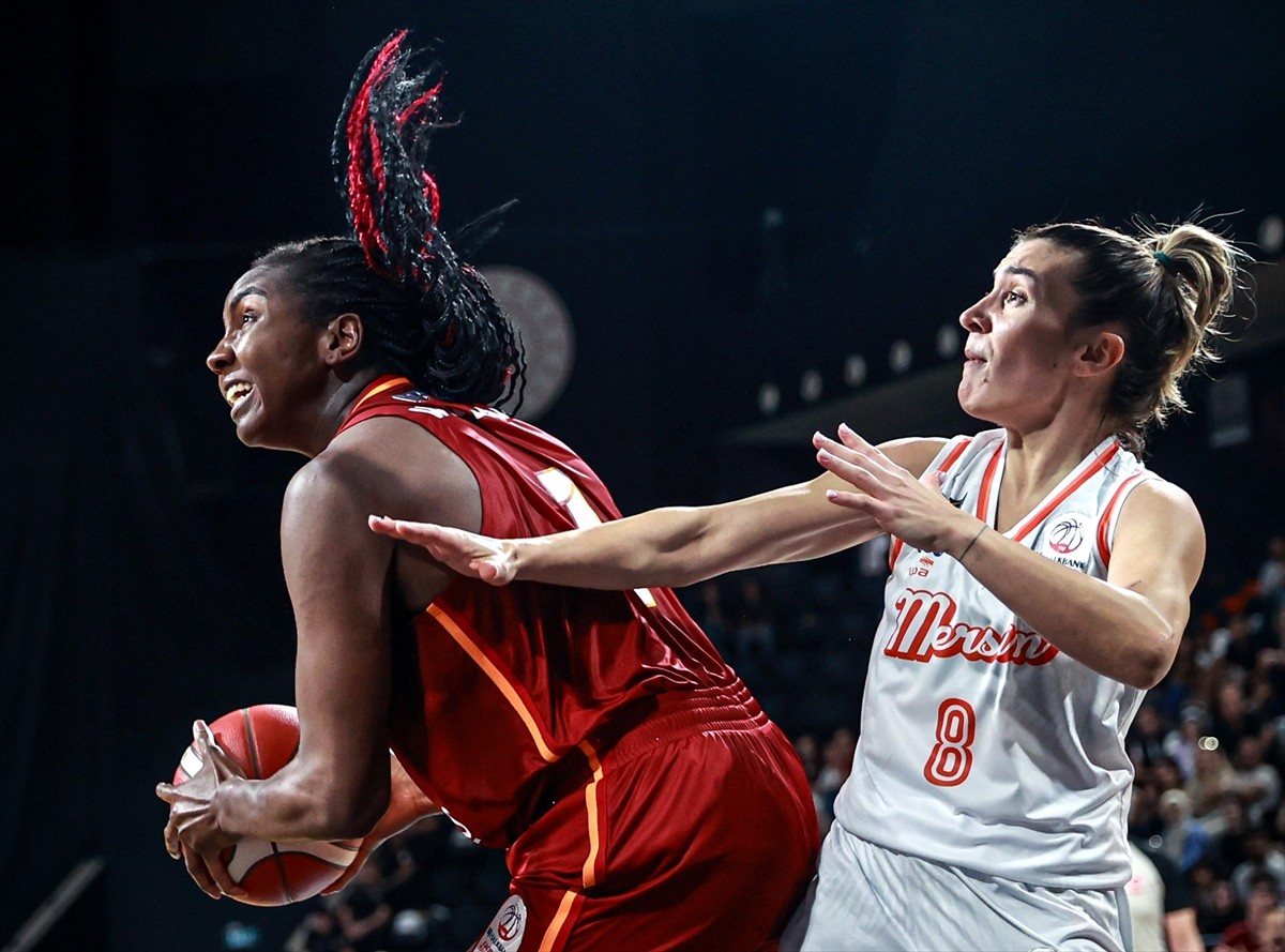 Halkbank Kadınlar Basketbol Süper Ligi'nin dördüncü haftasında ÇİMSA ÇBK Mersin ile Galatasaray...