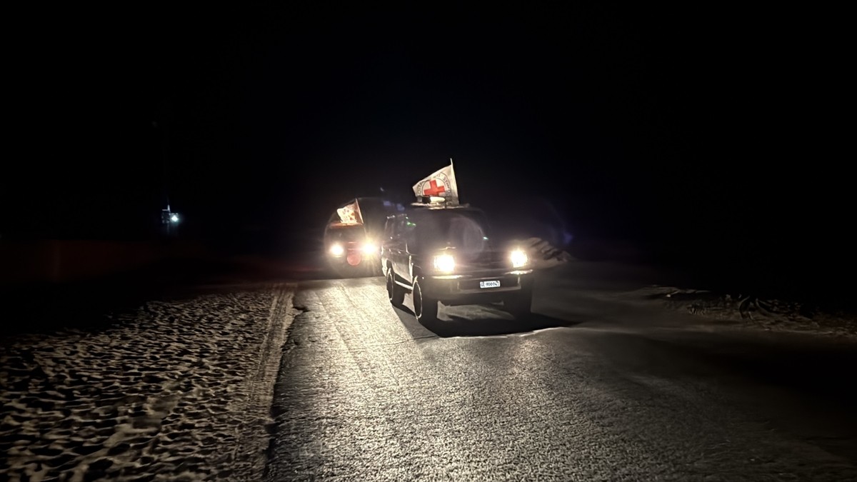 Hamas'ın askeri kanadı İzzeddin el-Kassam Tugayları'nın İsrailli 2 esirin cesedini daha...