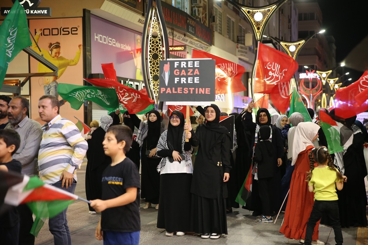 Hatay'ın İskenderun ilçesinde İsrail'in Gazze'de 8 Ekim 2023'ten bu yana devam eden soykırımı ve...