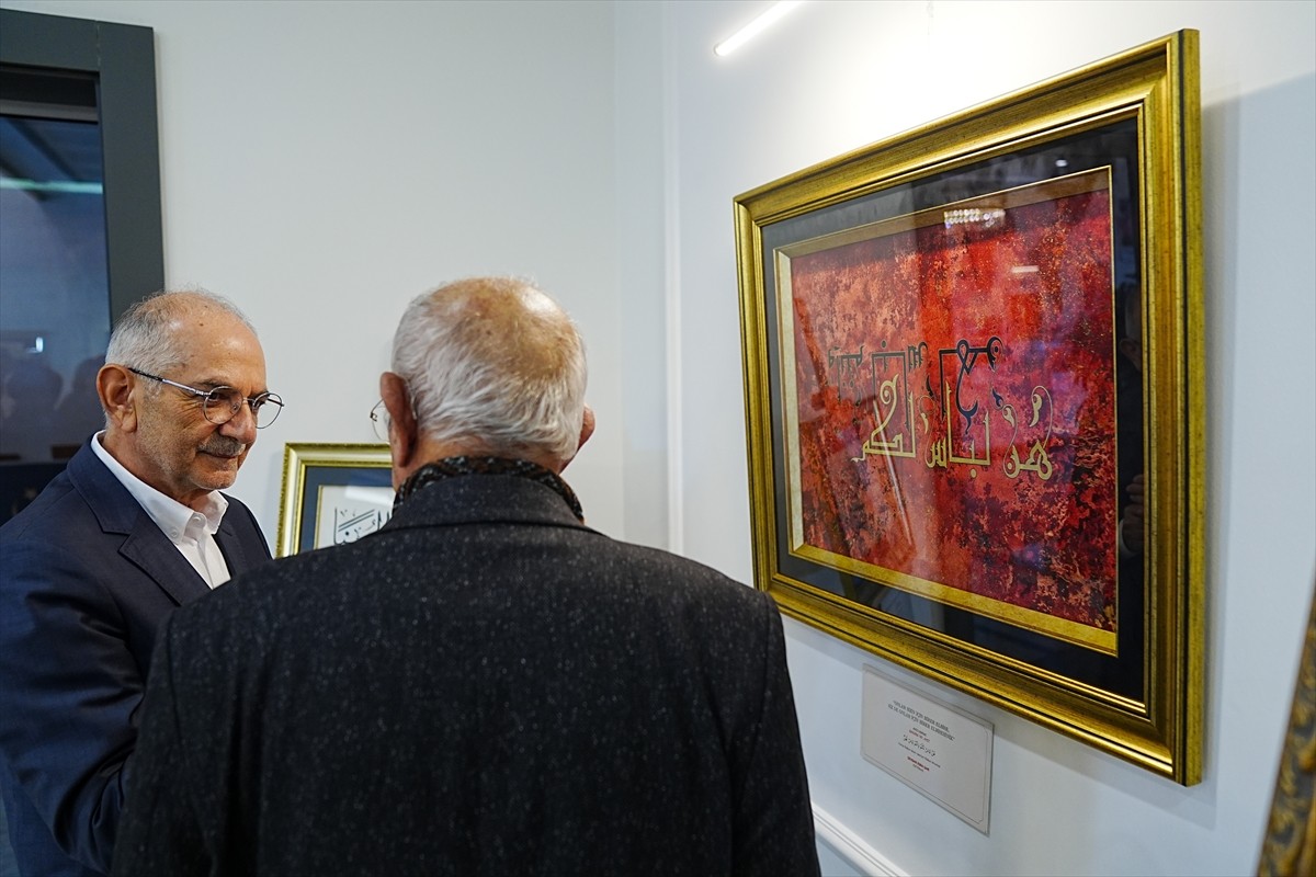 Hattat Kadir Sakoğlu ve öğrencilerinin, aile temalı hüsnühat eserlerinden oluşan ve geliri...