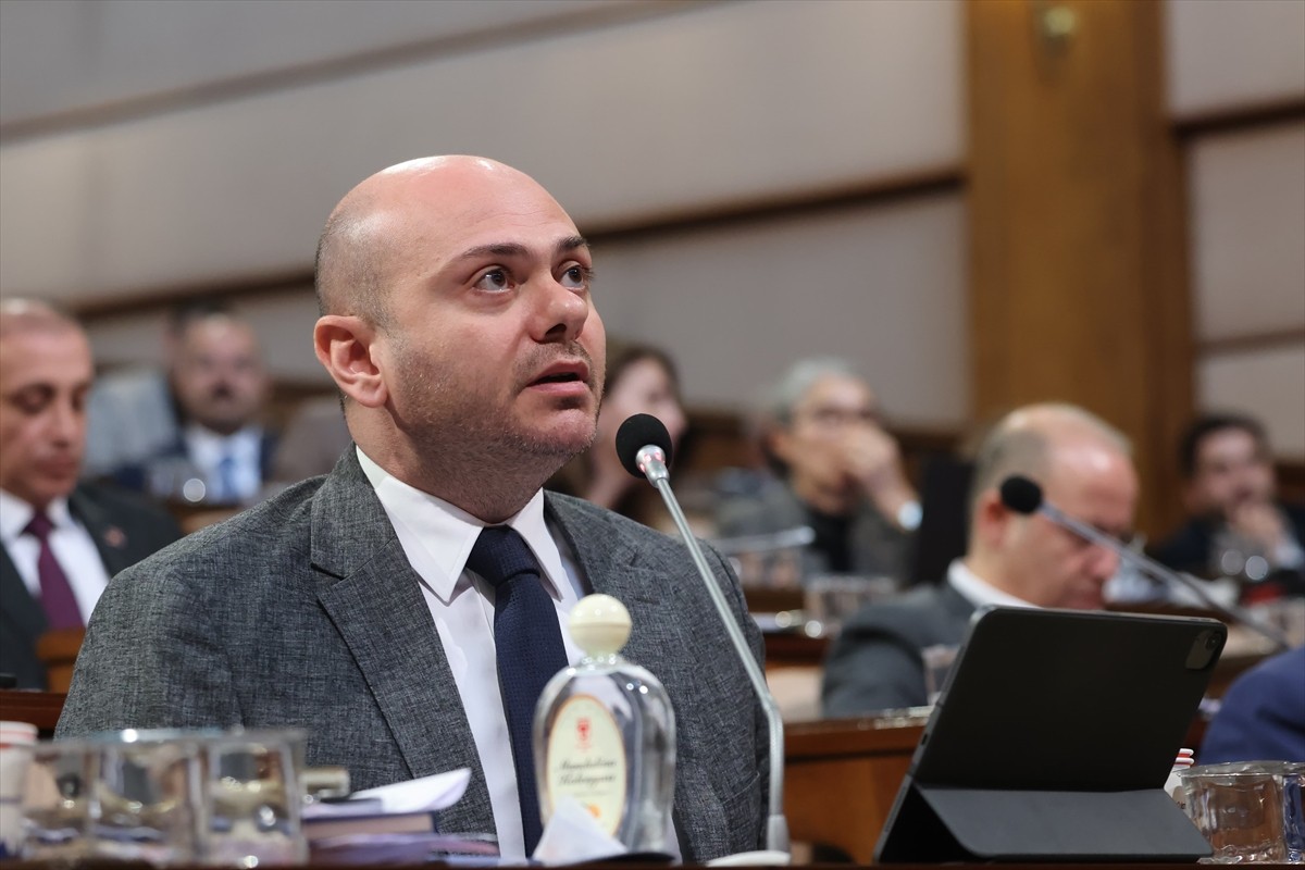 İBB Meclisi ekim ayı toplantılarının ikinci oturumu, Saraçhane'deki belediye binasında yapıldı....