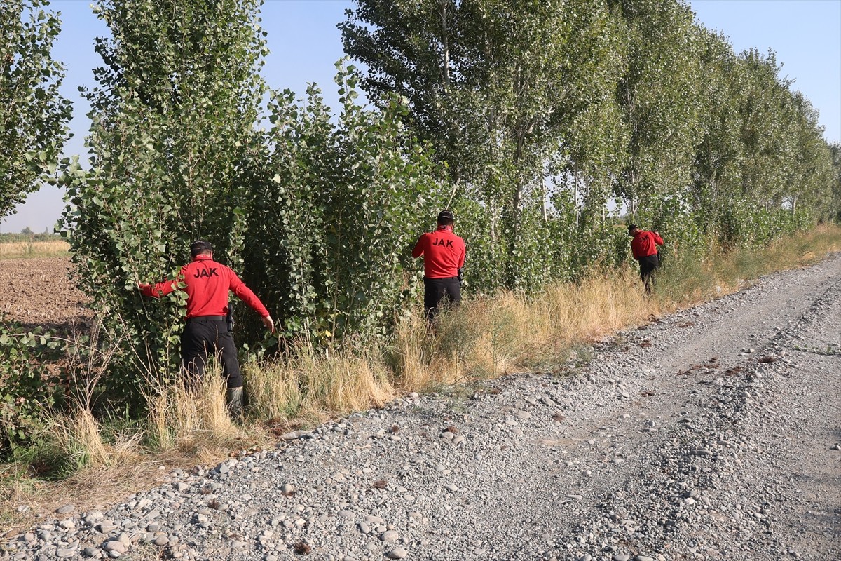 Iğdır'ın Küllük köyünde 8 gündür haber alınamayan 80 yaşındaki Alzheimer hastası emekli öğretmenin...