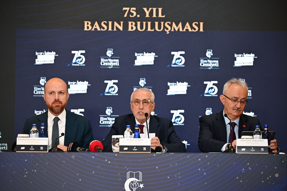 İlim Yayma Cemiyetinin kuruluşunun 75. yıl dönümü dolayısıyla düzenlenen basın buluşmasında...
