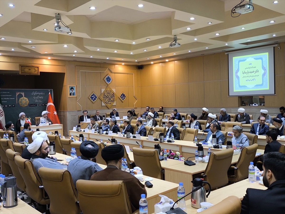 İran'da 16. yüzyılın ünlü filozoflarından Molla Sadra'nın "El-Esfârü'l Erbaa" adlı eserinin Türkçe...