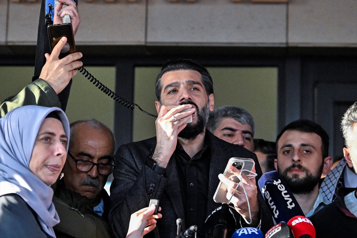 İsrail tarafından uluslararası sularda saldırıya uğrayıp alıkonulan Küresel Sumud Filosu'nda yer...