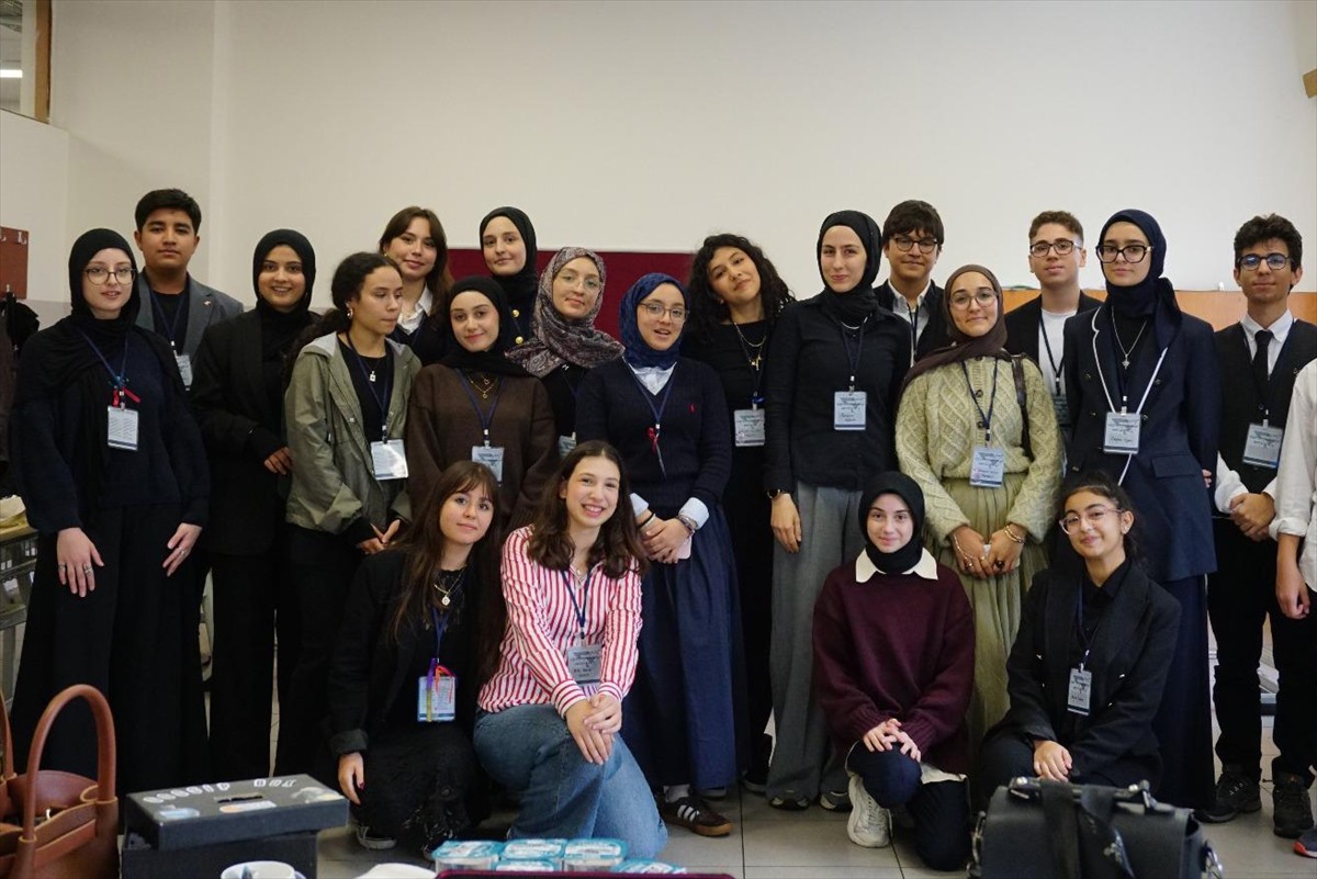 İstanbul'da Ümit Meriç Kız Anadolu İmam Hatip Lisesi tarafından "Teknoloji ve Yapay Zeka...