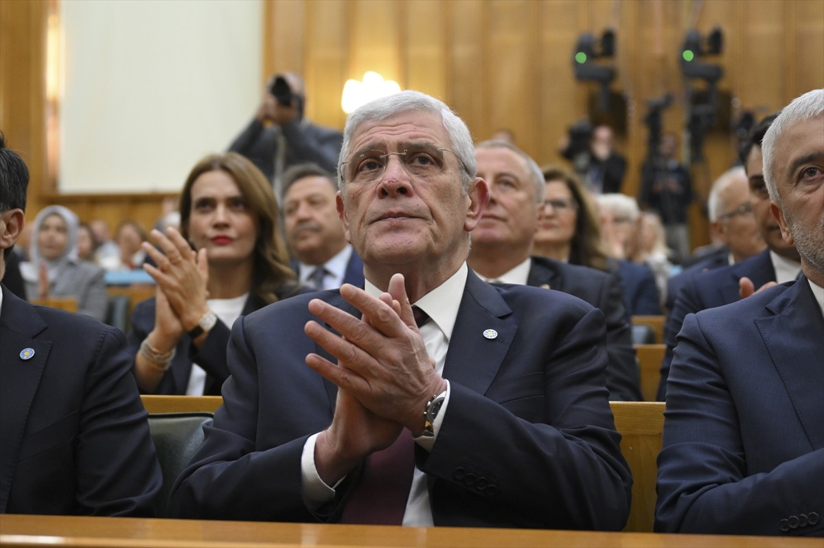 İYİ Parti Genel Başkanı Müsavat Dervişoğlu, partisinin TBMM Grup Toplantısı'na katıldı.