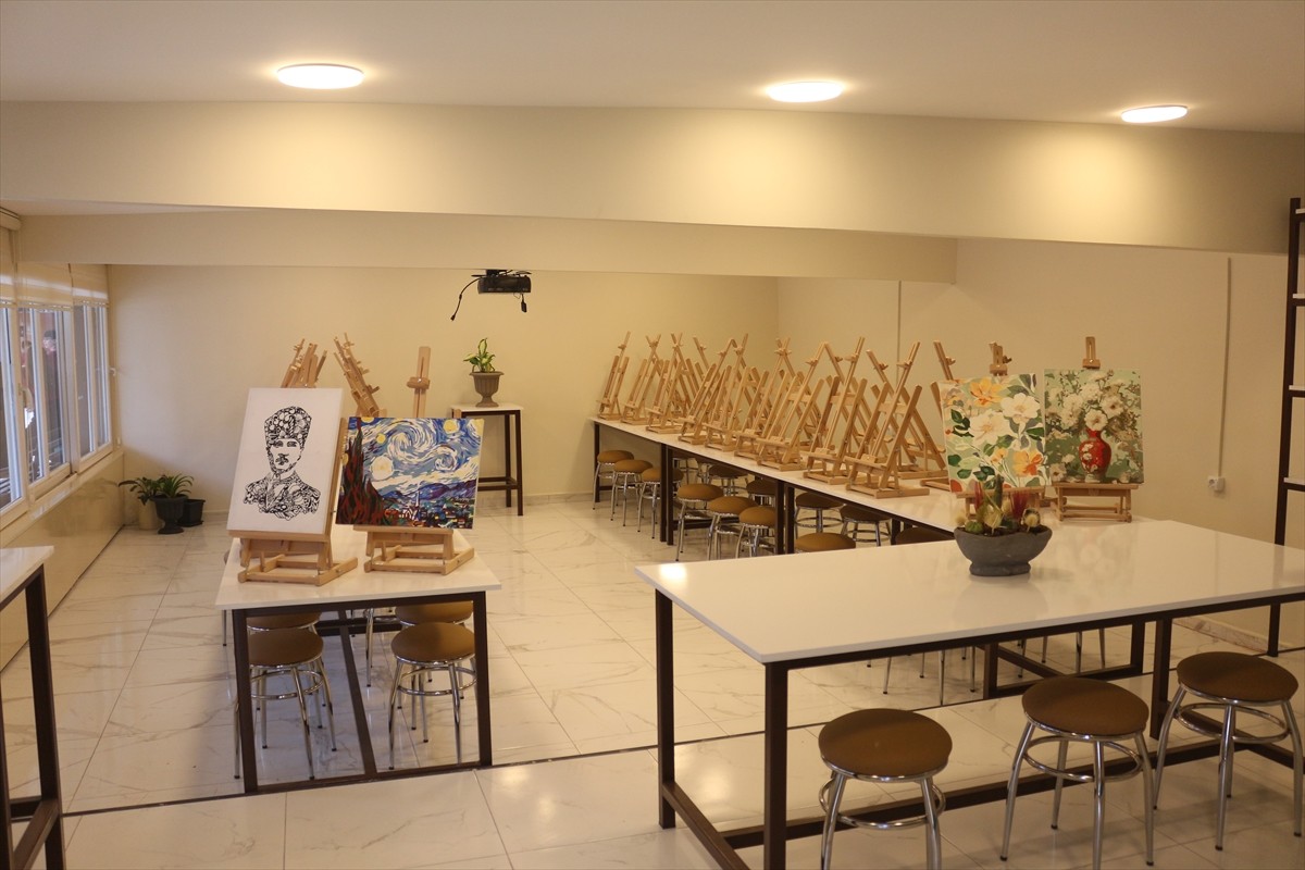 İzmir'de 2020 yılında meydana gelen depremde yaşamını yitiren 11 yaşındaki Dila Yüksel anısına...