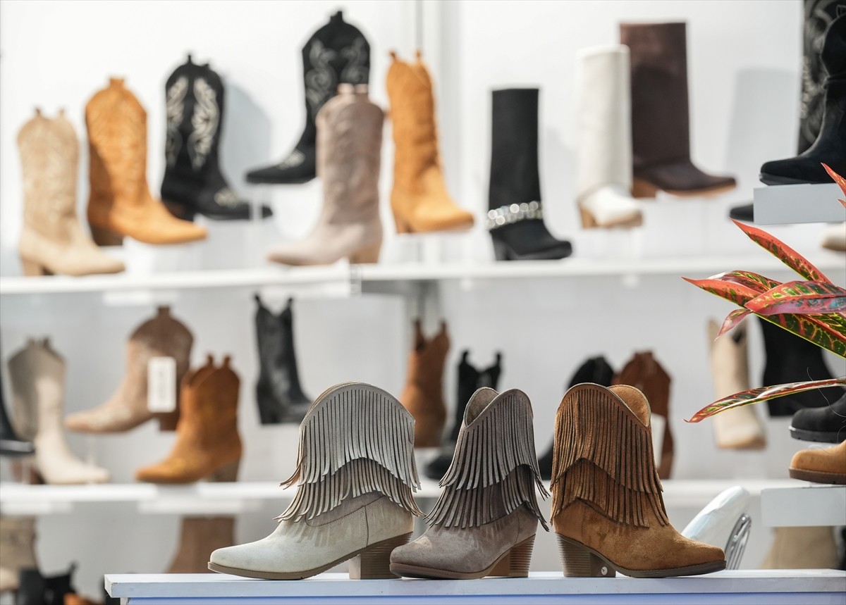 İzmir'de tekstil, hazır giyim ve ayakkabı sektörlerini buluşturan "Fashion Prime 8. Tekstil, Hazır...