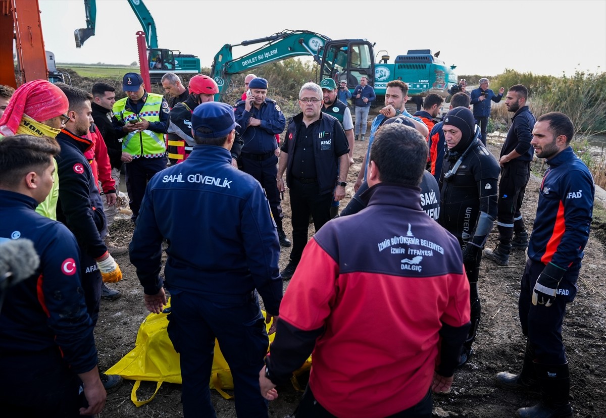 İzmir'in Foça ilçesinde yaşanan sağanak sonrası sel sularına kapılan 70 yaşındaki Bülent...