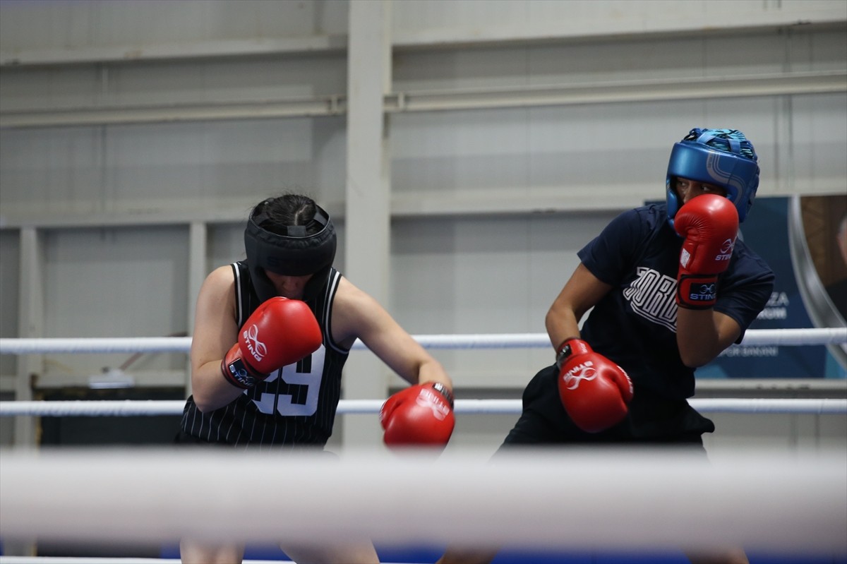 Kadın Boks Milli Takımı ile Azerbaycan Kadın Boks Milli Takımı, ikili kampla Riyad 2025 İslami...