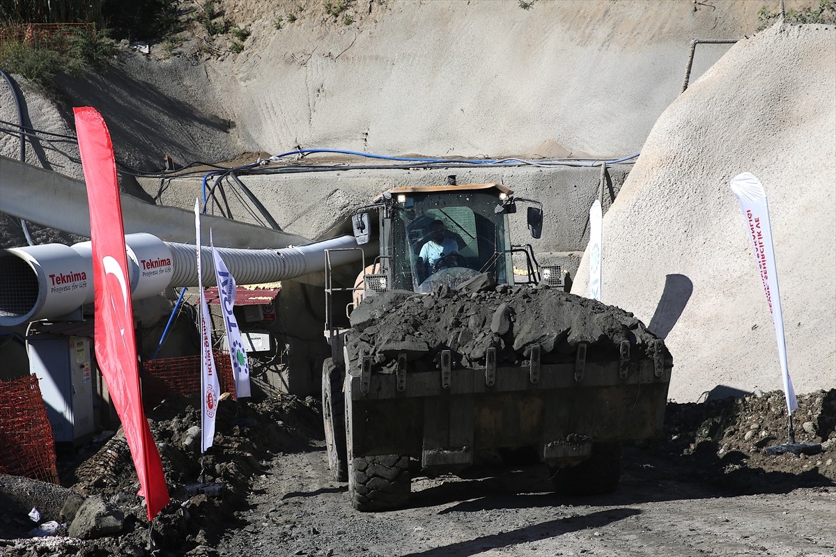 Kahramanmaraş merkezli 6 Şubat 2023'teki depremlerden etkilenen Hatay'da, 3 ilçeyi kapsayan 11,2...