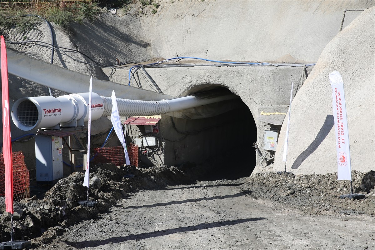 Kahramanmaraş merkezli 6 Şubat 2023'teki depremlerden etkilenen Hatay'da, 3 ilçeyi kapsayan 11,2...