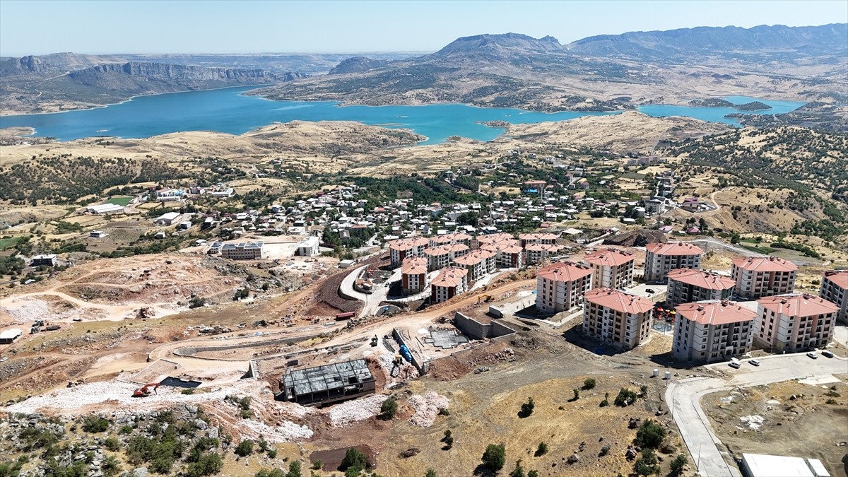 Kahramanmaraş merkezli 6 Şubat 2023 depremlerinden etkilenen Adıyaman'ın Gerger ilçesinde yapımı...