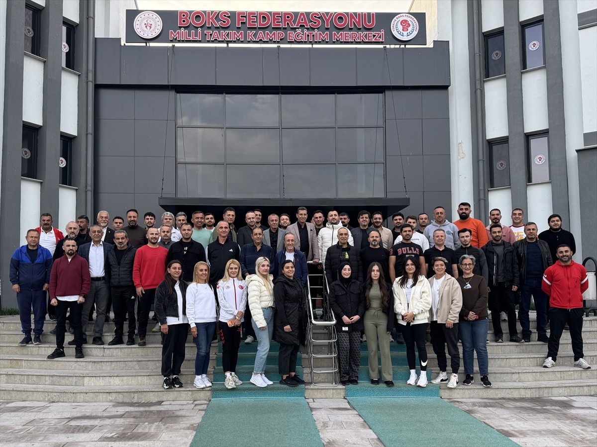 Kastamonu Kadıdağı Boks Kamp Eğitim Merkezi'nde, "Türkiye Boks Federasyonu Hakem Gelişim Semineri"...