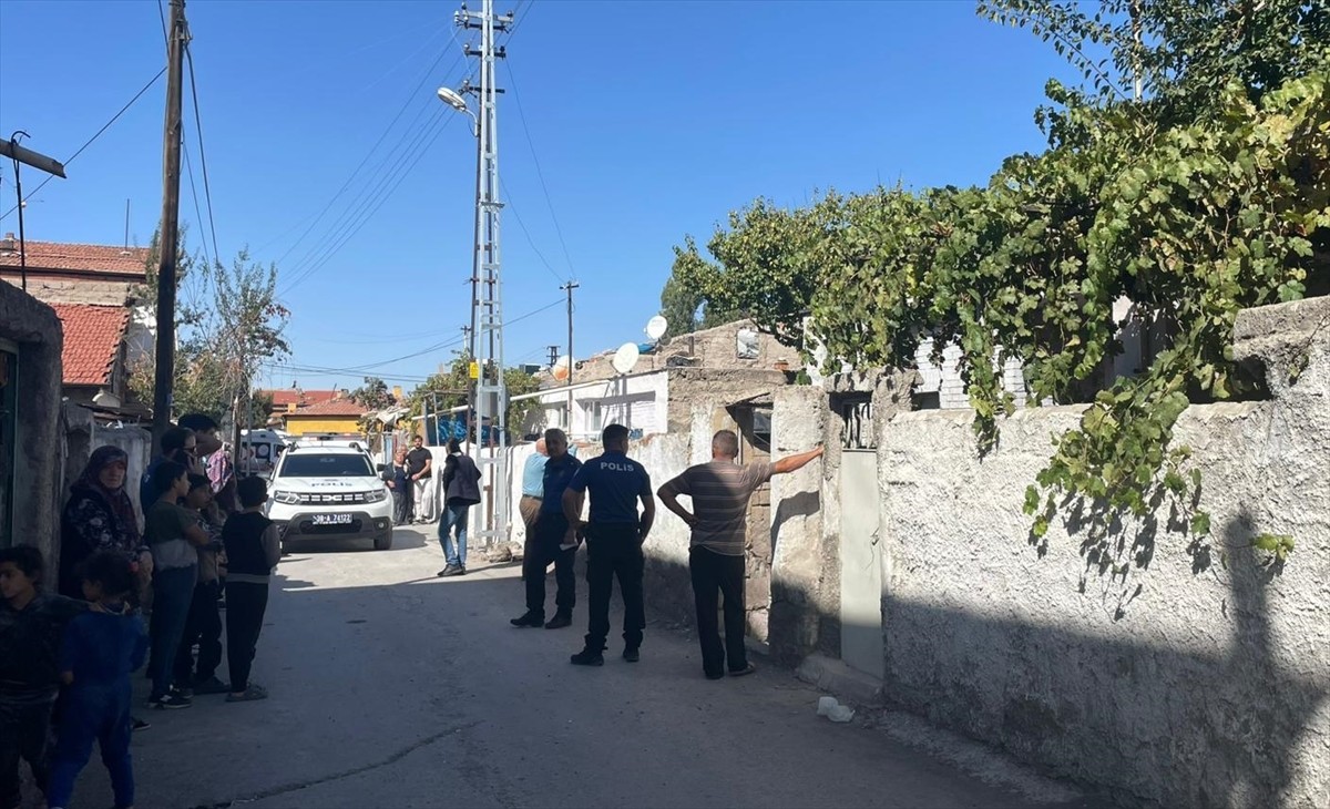 Kayseri'nin Kocasinan ilçesinde 32 yaşındaki kişi evinde ölü bulundu.