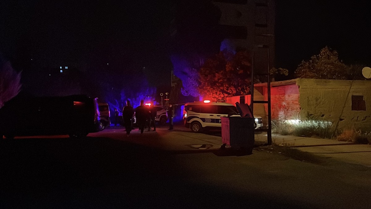 Kayseri'nin Melikgazi ilçesinde dayısı tarafından bıçaklanan kişi yaralandı.