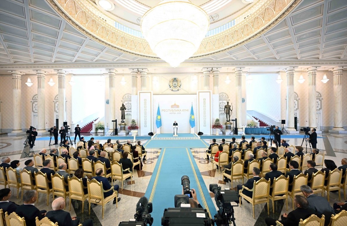 Kazakistan Cumhurbaşkanı Kasım Cömert Tokayev, 25 Ekim Kazakistan'ın Cumhuriyet Günü münasebetiyle...