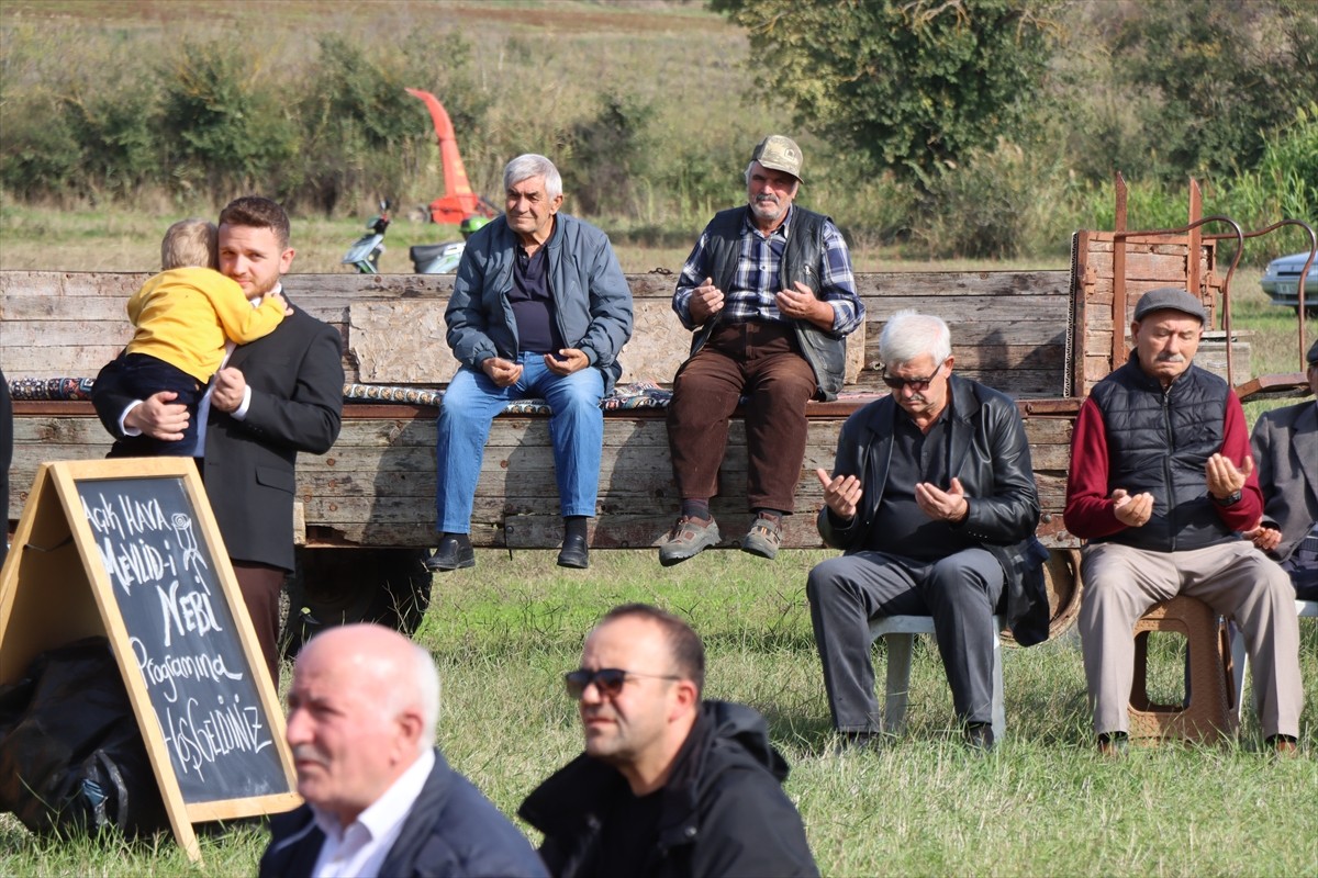 Kırklareli'nin Pehlivanköy ilçesine bağlı Kuştepe köyünde "Açık Hava Mevlid-i Nebi" programı...