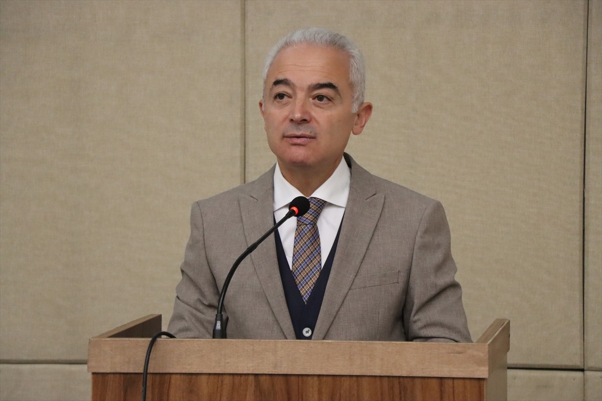 Kırklareli Üniversitesi (KLÜ) bünyesinde kurulan, yaşlıların kültür, sanat ve spor faaliyetleriyle...