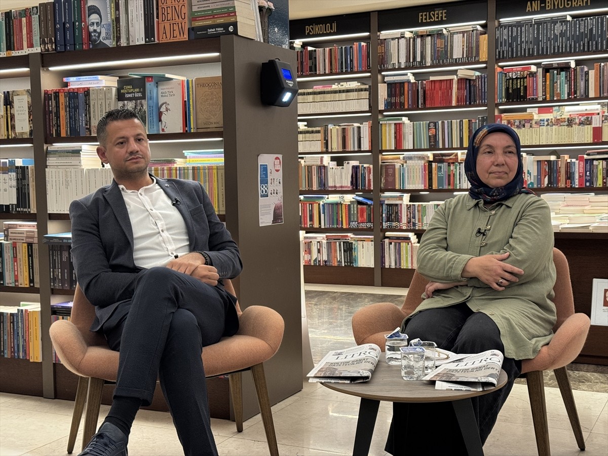 Litros Sanat'ın "Litros Sanat Konuşmaları" kapsamında düzenlediği "Neden Seyahat Ederiz" programı...