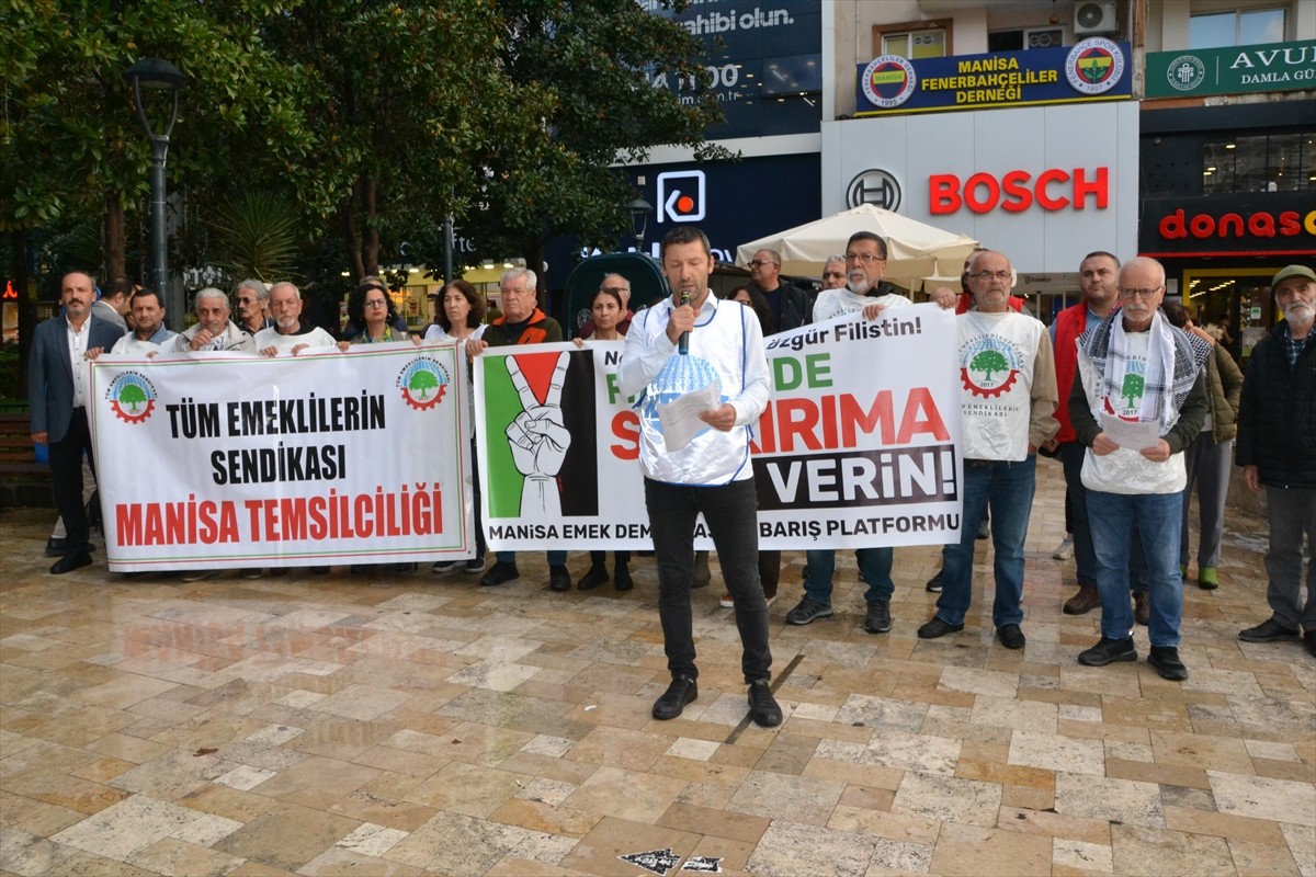 Manisa'da, ablukayı kırmak ve insani yardım ulaştırmak amacıyla Gazze'ye doğru yol alan Küresel...