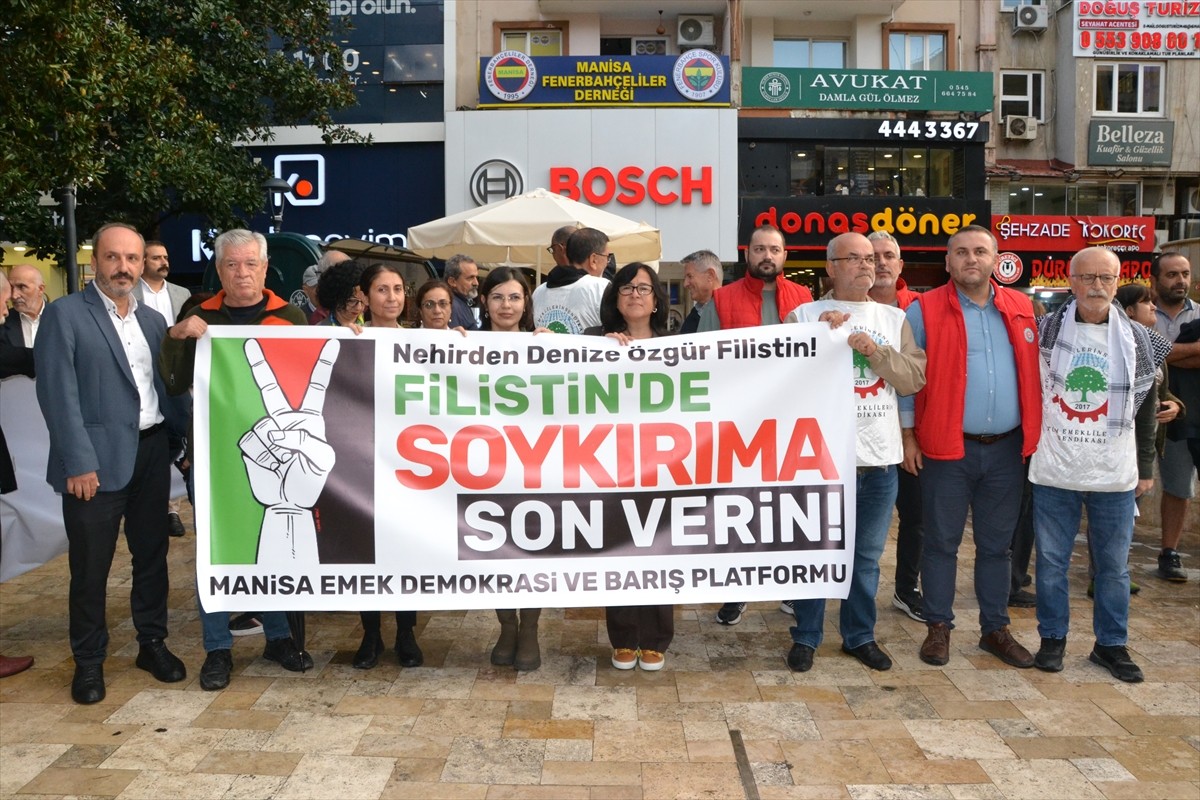 Manisa'da, ablukayı kırmak ve insani yardım ulaştırmak amacıyla Gazze'ye doğru yol alan Küresel...