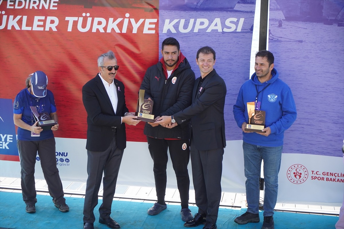 Meriç Nehri'nde düzenlenen Türkiye Kupası Kürek Yarışları tamamlandı. Organizasyonda dereceye...