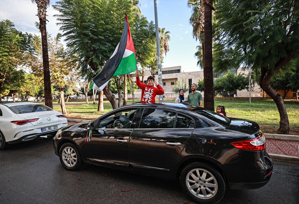 Mersin'de "Filistin İçin Büyük Özgürlük Konvoyu" etkinliği düzenlendi. Yenişehir ilçesimdeki...