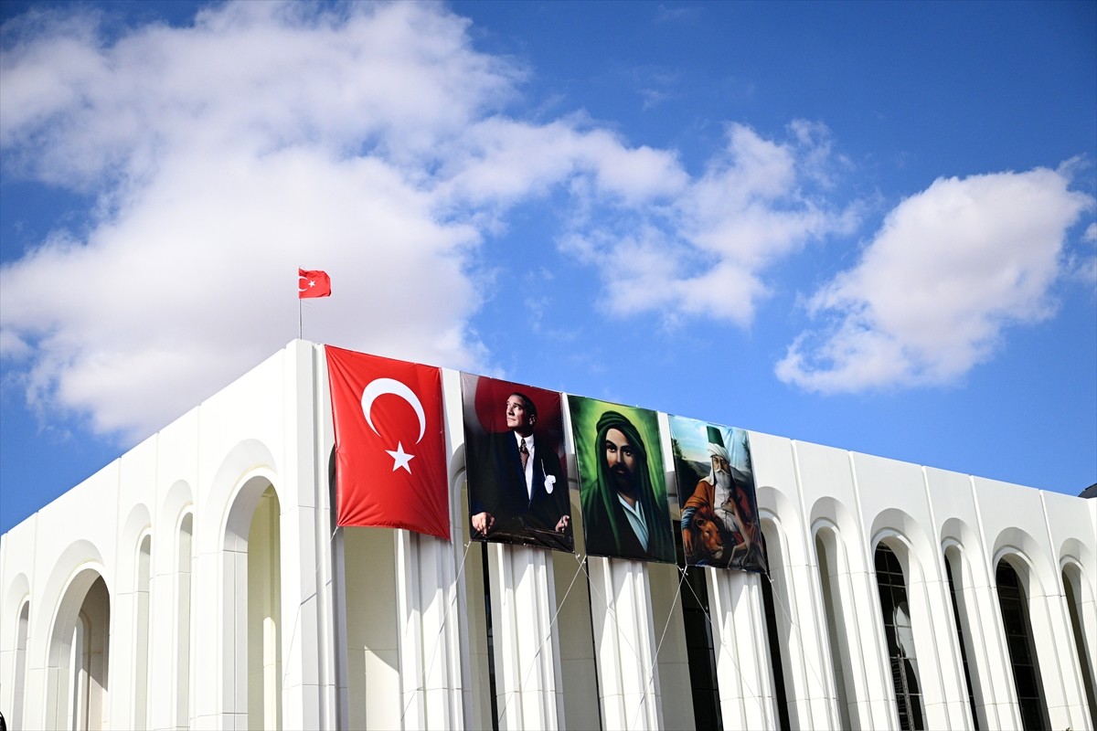 MHP Genel Başkanı Devlet Bahçeli'nin Horasan Erenleri Dernekler Federasyonuna hibe ettiği...