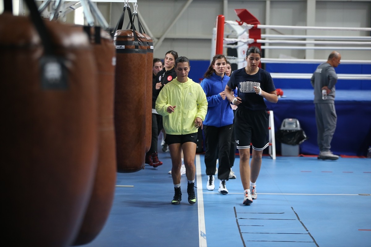 Milli boksör Ayşen Taşkın, büyükler kategorisinde yılın son organizasyonu olan Riyad 2025 İslami...