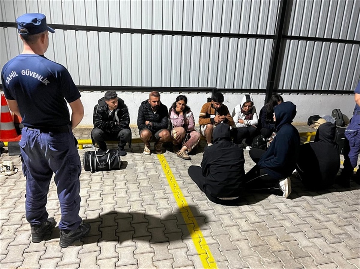 Muğla'nın Fethiye ilçesinde 20 düzensiz göçmen yakalandı.