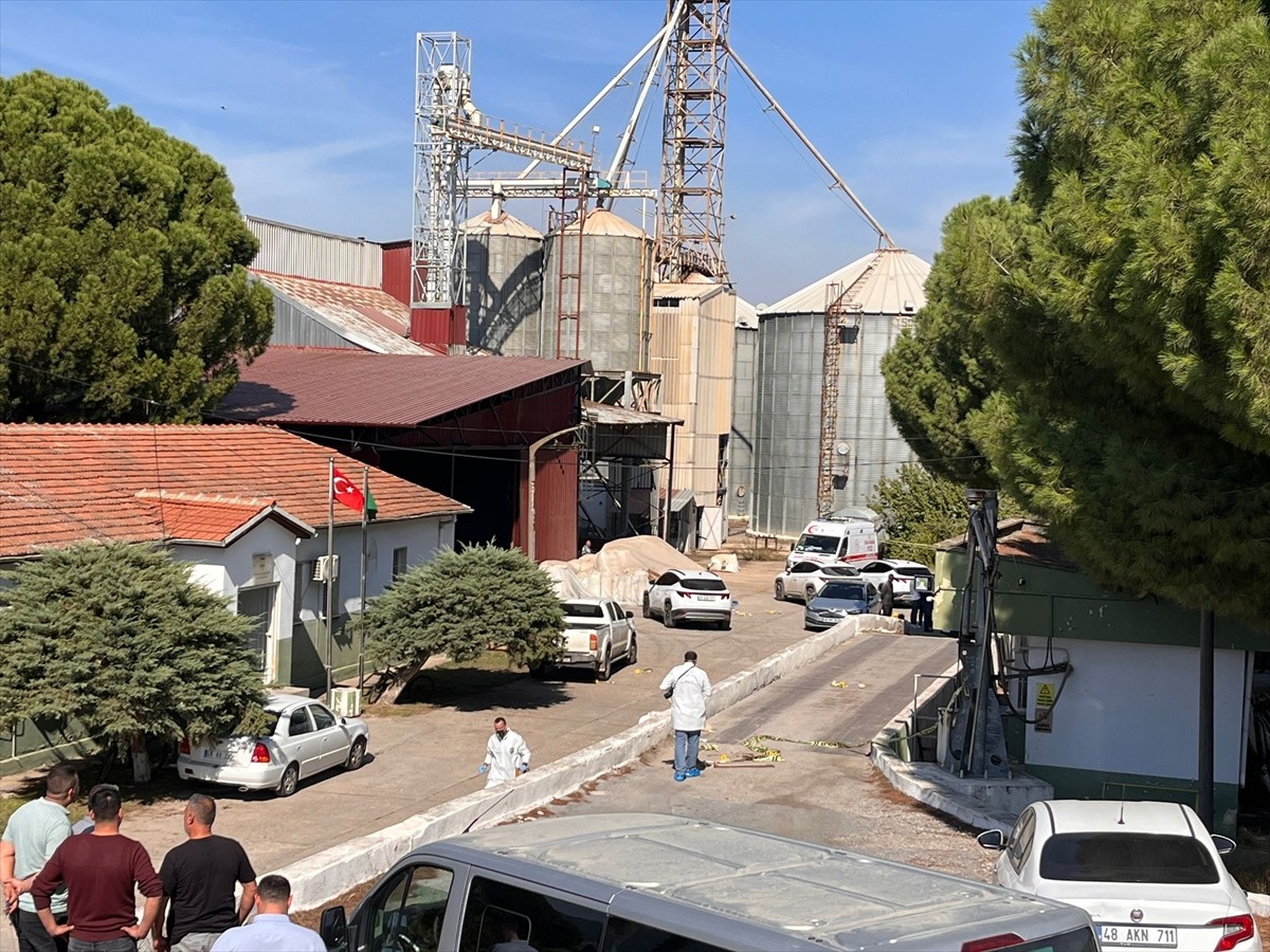 Muğla'nın Milas ilçesinde çıkan silahlı kavgada 2 kişi hayatını kaybetti. 