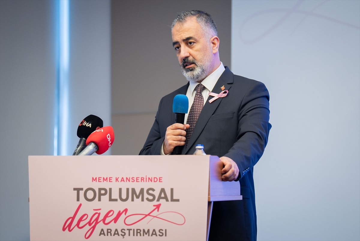 Roche İlaç Türkiye'nin katkılarıyla Meme Kanseri Farkındalık Ayı kapsamında hazırlanan "Erken Evre...