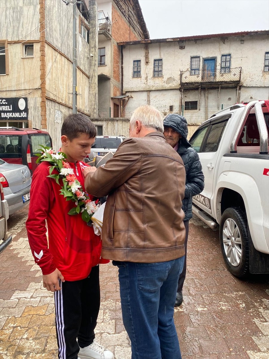 Romanya'da 7-12 Ekim tarihlerinde düzenlenen Balkan Şampiyonası'nda 15 yaş kategorisinde ikinci...