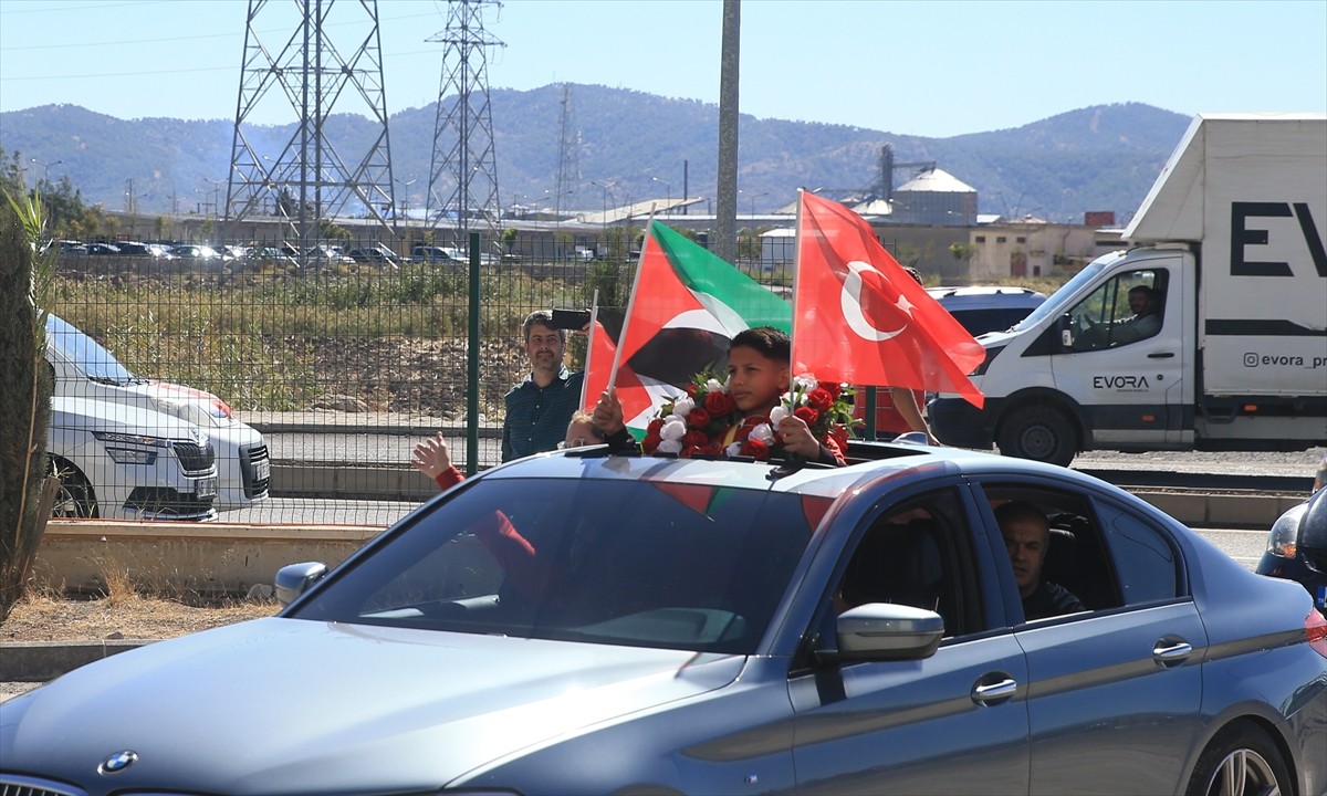 Romanya'da düzenlenen 17 Yaş Altı Balkan Güreş Şampiyonası'nda altın madalya kazanan milli sporcu...