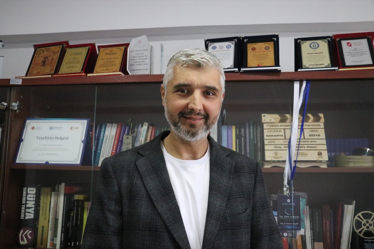 Sakarya Üniversitesi (SAÜ), "Uluslararası İletişim Bilimleri Sempozyumu"na ev sahipliği yapacak....