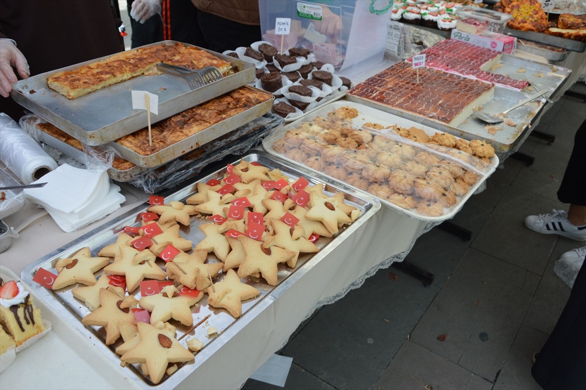 Samsun'da Havza Şehit Recep Şahin Turizm Mesleki ve Teknik Anadolu Lisesi'nde Gazze'ye destek...
