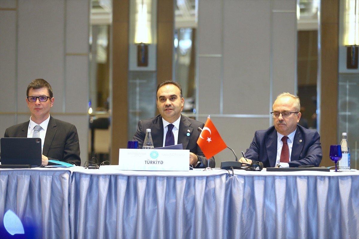 Sanayi ve Teknoloji Bakanı Mehmet Fatih Kacır, Azerbaycan'ın başkenti Bakü'de düzenlenen TDT 2....