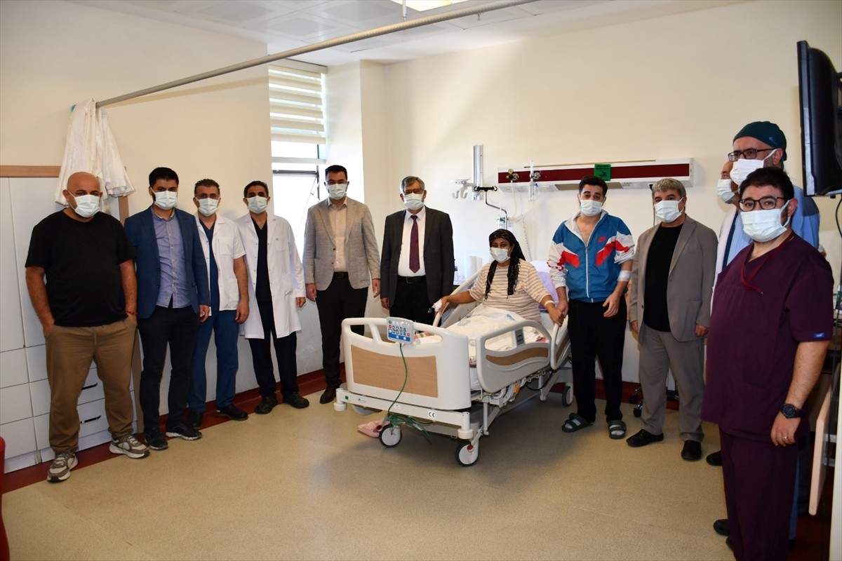 Şanlıurfa'da karaciğer yetmezliği nedeniyle uzun süredir tedavi gören 45 yaşındaki Türkan Sürer...