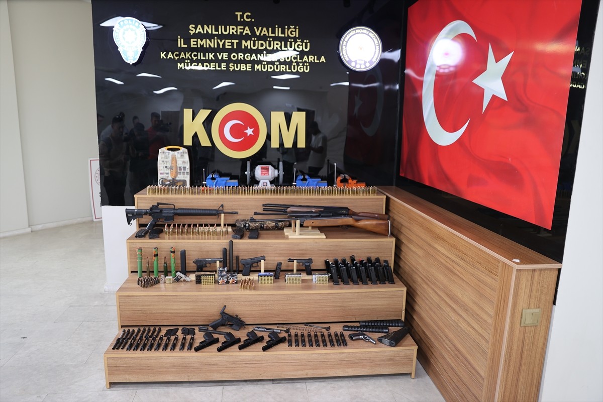 Şanlıurfa'da silah kaçakçılarına yönelik operasyonda 4 şüpheli yakalandı. Operasyonda 771 silah...
