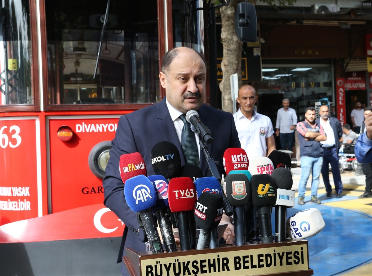 Şanlıurfa Büyükşehir Belediyesince yürütülen "Divanyolu Yayalaştırma ve Nostaljik Tramvay Projesi"...