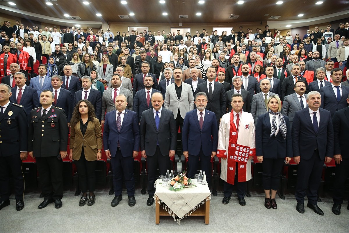 Tarım ve Orman Bakanı İbrahim Yumaklı, Kastamonu Üniversitesinin 2025-2026 Akademik Yılı Açılış...