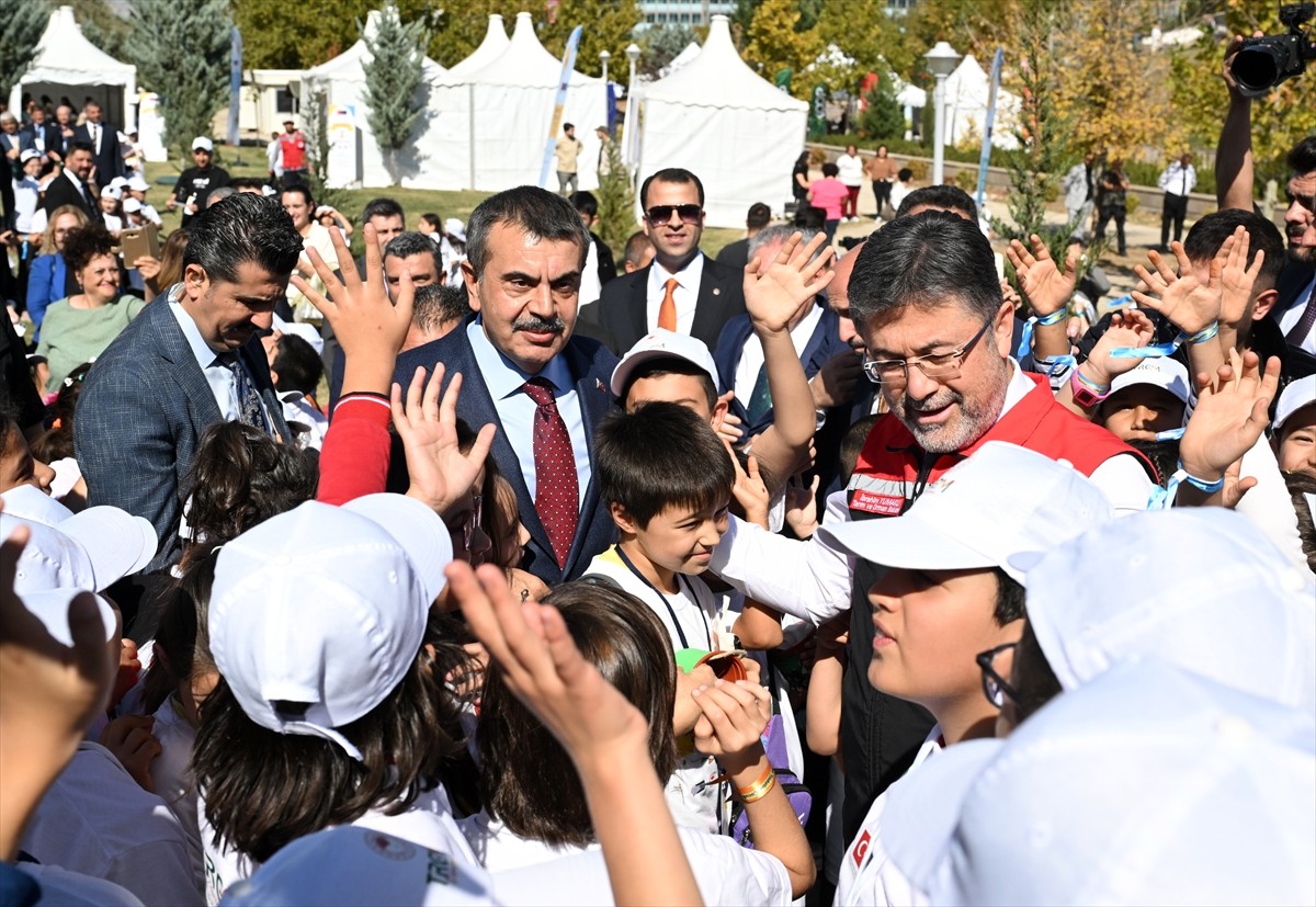 Tarım ve Orman Bakanı İbrahim Yumaklı ve Milli Eğitim Bakanı Yusuf Tekin, "Tarımın Yıldızları...